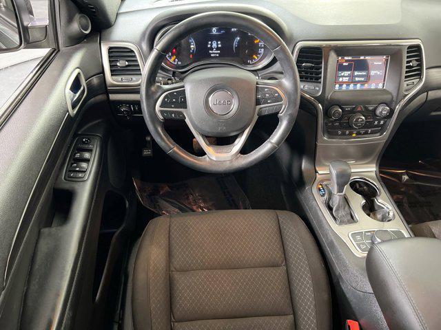 Photo of 2021 Diamond Black Crystal Pearlcoat Jeep Grand Cherokee