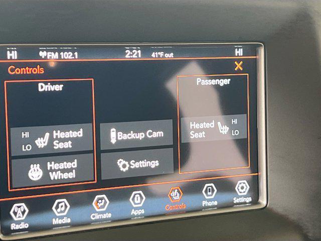 Photo of 2021 Diamond Black Crystal Pearlcoat Jeep Grand Cherokee