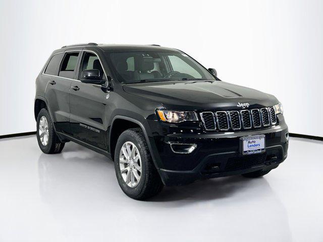 Photo of 2021 Diamond Black Crystal Pearlcoat Jeep Grand Cherokee