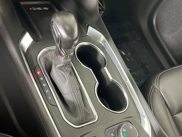 Photo of 2022 Summit White Chevrolet Traverse
