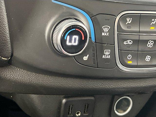 Photo of 2022 Summit White Chevrolet Traverse