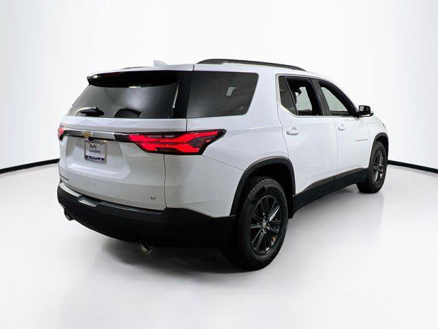 Photo of 2022 Summit White Chevrolet Traverse