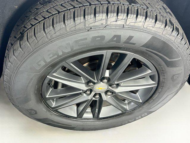 Photo of 2022 Summit White Chevrolet Traverse