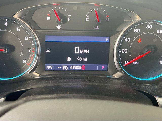 Photo of 2022 Summit White Chevrolet Traverse