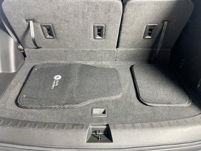 Photo of 2022 Summit White Chevrolet Traverse