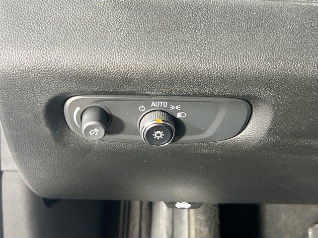 Photo of 2022 Summit White Chevrolet Traverse