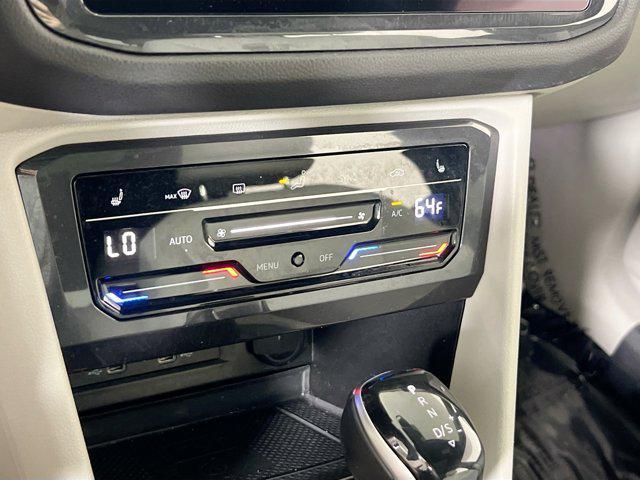 Photo of 2022 Deep Black Pearl Volkswagen Tiguan