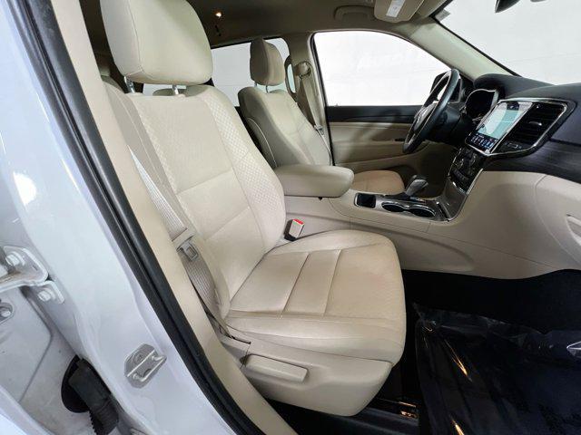 Photo of 2022 Bright White Clearcoat Jeep Grand Cherokee