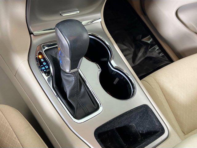 Photo of 2022 Bright White Clearcoat Jeep Grand Cherokee
