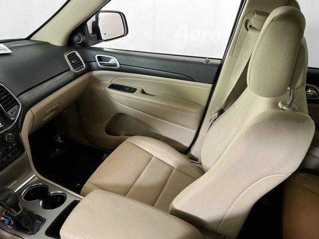 Photo of 2022 Bright White Clearcoat Jeep Grand Cherokee