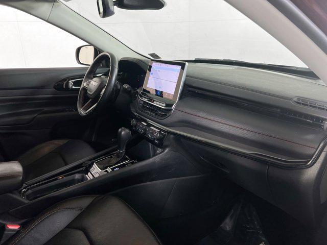 Photo of 2022 Velvet Red Pearlcoat Jeep Compass