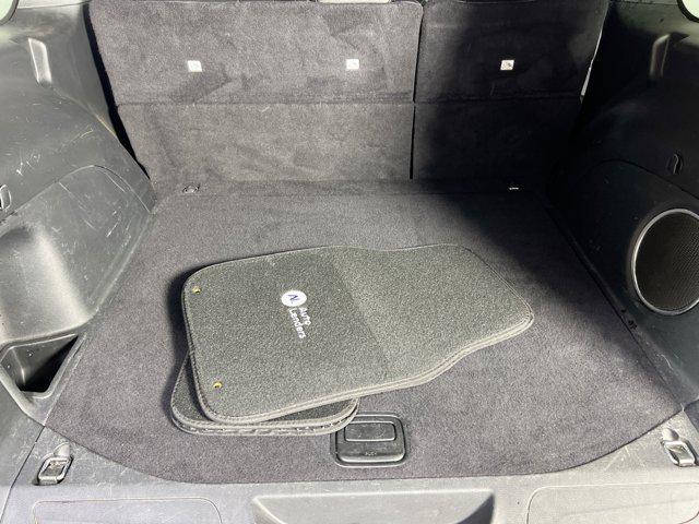 Photo of 2022 Bright White Clearcoat Jeep Grand Cherokee