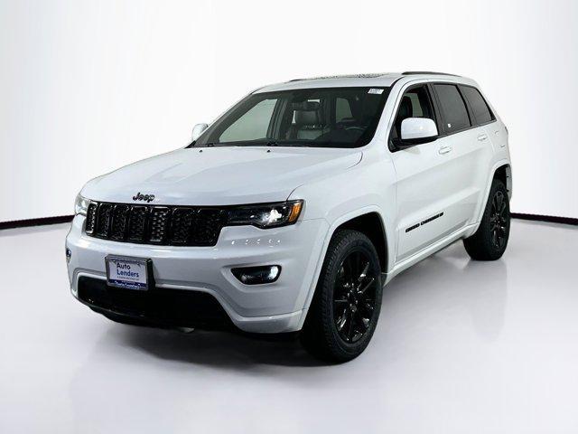 Photo of 2022 Bright White Clearcoat Jeep Grand Cherokee