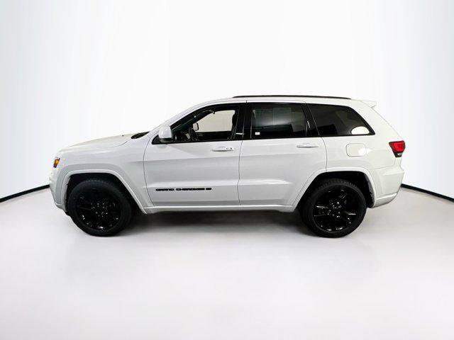 Photo of 2022 Bright White Clearcoat Jeep Grand Cherokee