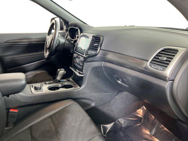 Photo of 2022 Bright White Clearcoat Jeep Grand Cherokee