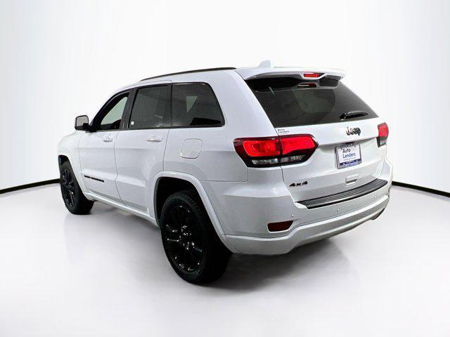 Photo of 2022 Bright White Clearcoat Jeep Grand Cherokee
