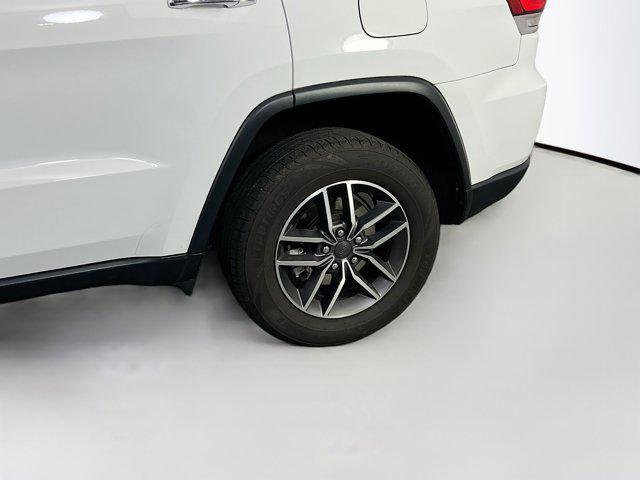 Photo of 2022 Bright White Clearcoat Jeep Grand Cherokee