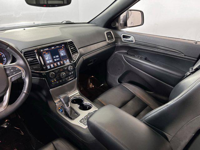Photo of 2022 Bright White Clearcoat Jeep Grand Cherokee