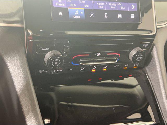 Photo of 2023 Bright White Clearcoat Jeep Grand Cherokee