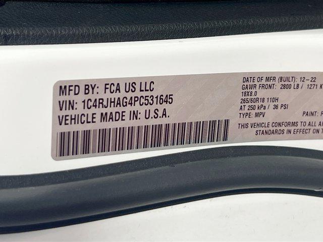 Photo of 2023 Bright White Clearcoat Jeep Grand Cherokee