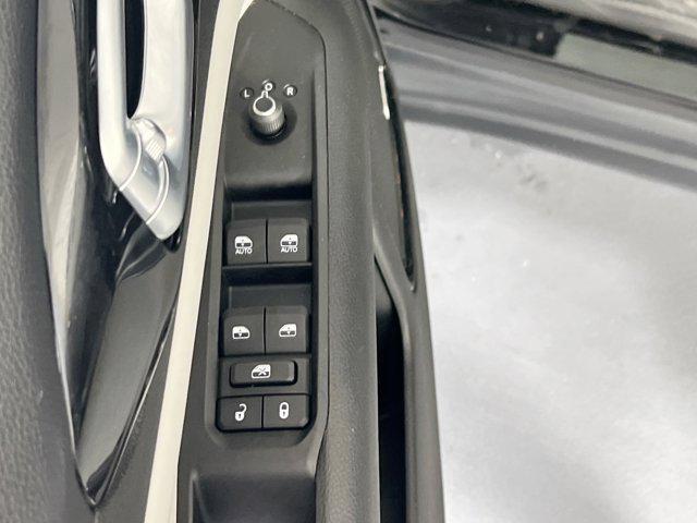 Photo of 2022 Diamond Black Crystal Pearlcoat Jeep Compass