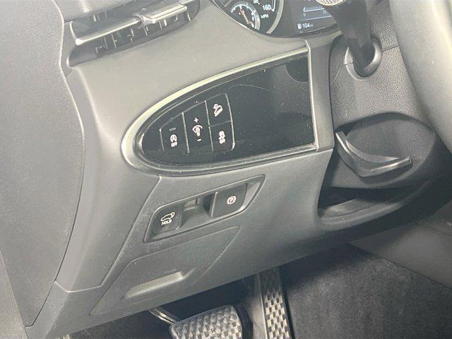 Photo of 2022 Alta White Genesis GV70
