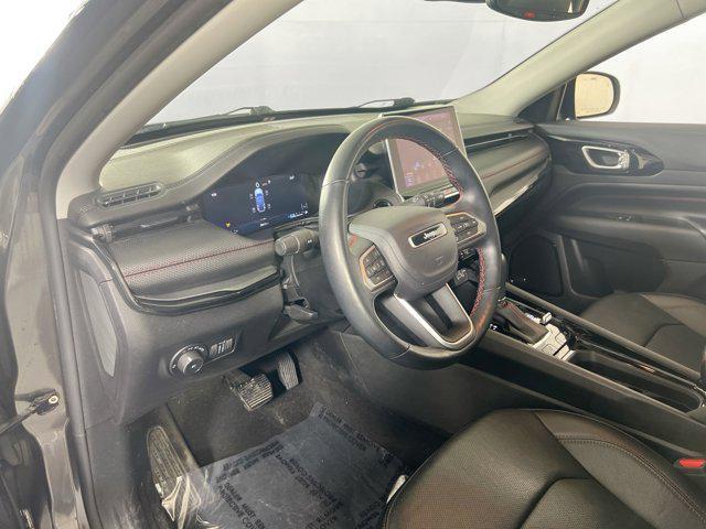 Photo of 2022 Granite Crystal Metallic Clearcoat Jeep Compass
