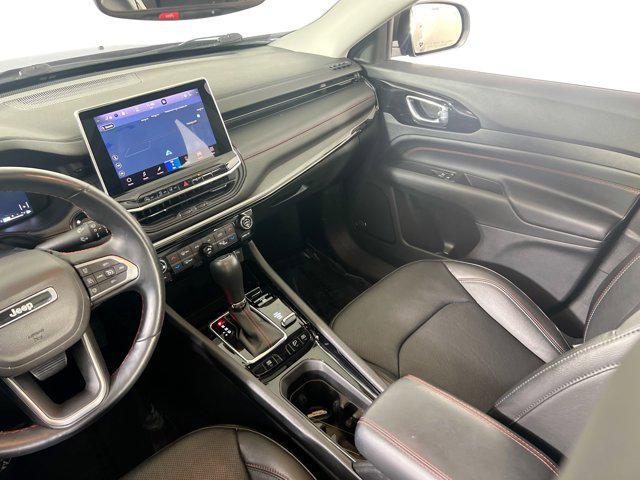 Photo of 2022 Granite Crystal Metallic Clearcoat Jeep Compass