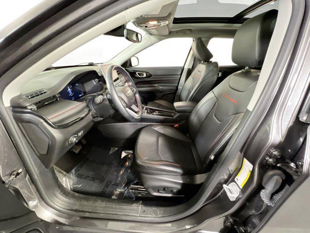 Photo of 2022 Granite Crystal Metallic Clearcoat Jeep Compass