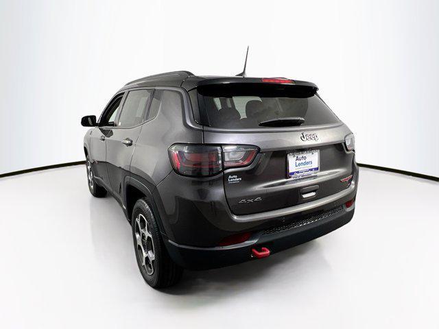 Photo of 2022 Granite Crystal Metallic Clearcoat Jeep Compass
