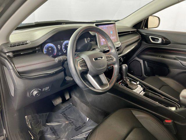 Photo of 2022 Diamond Black Crystal Pearlcoat Jeep Compass