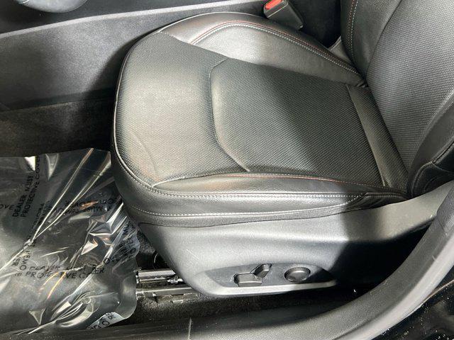 Photo of 2022 Diamond Black Crystal Pearlcoat Jeep Compass