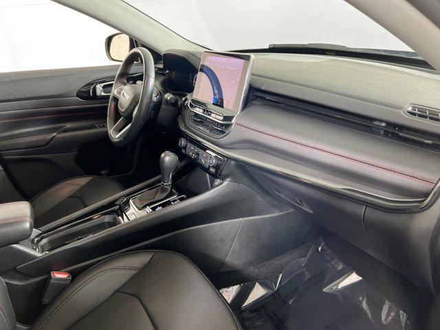 Photo of 2022 Diamond Black Crystal Pearlcoat Jeep Compass