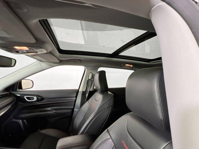 Photo of 2022 Diamond Black Crystal Pearlcoat Jeep Compass