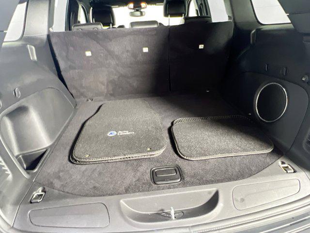 Photo of 2022 Bright White Clearcoat Jeep Grand Cherokee