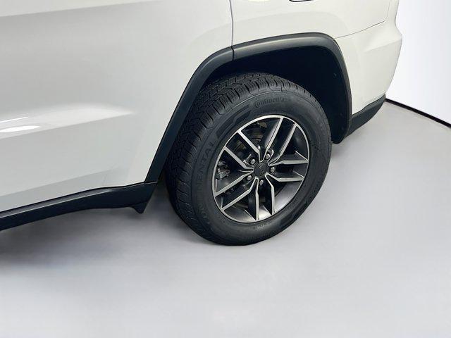 Photo of 2022 Bright White Clearcoat Jeep Grand Cherokee