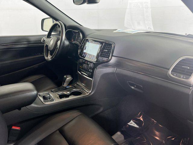 Photo of 2022 Bright White Clearcoat Jeep Grand Cherokee