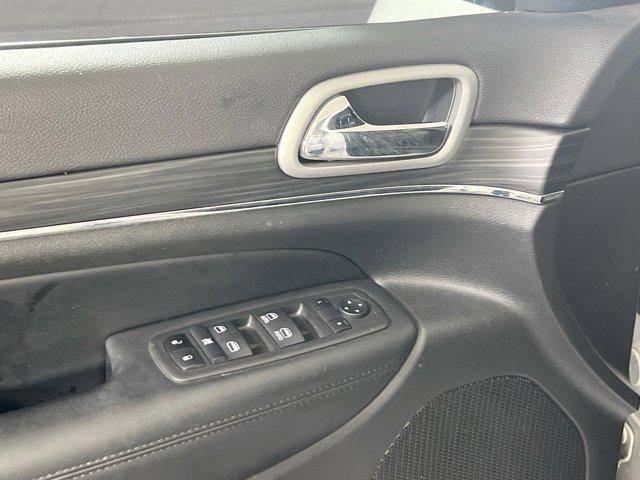 Photo of 2022 Bright White Clearcoat Jeep Grand Cherokee