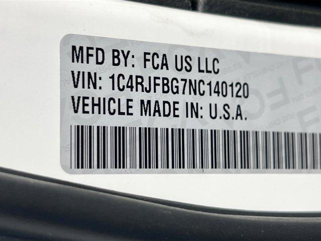 Photo of 2022 Bright White Clearcoat Jeep Grand Cherokee