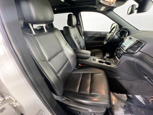Photo of 2022 Bright White Clearcoat Jeep Grand Cherokee