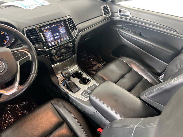 Photo of 2022 Bright White Clearcoat Jeep Grand Cherokee