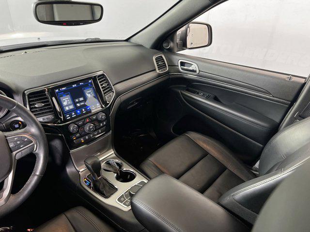 Photo of 2022 Bright White Clearcoat Jeep Grand Cherokee