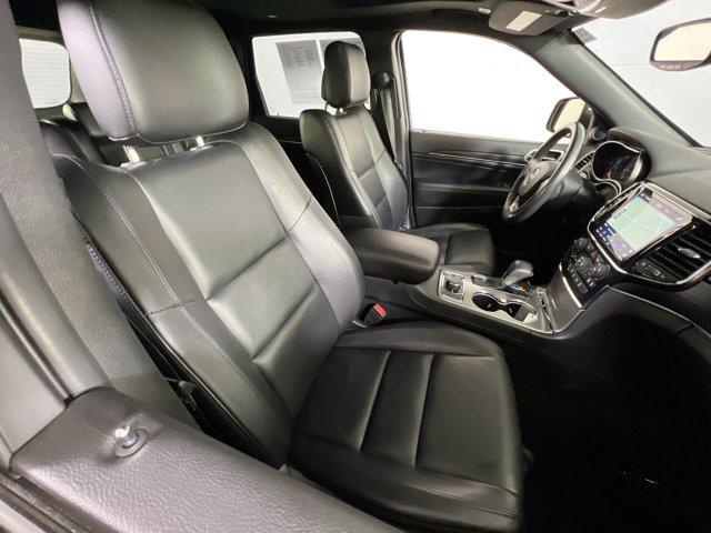 Photo of 2022 Bright White Clearcoat Jeep Grand Cherokee