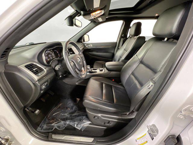 Photo of 2022 Bright White Clearcoat Jeep Grand Cherokee