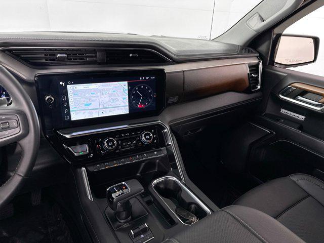 Photo of 2023 White Frost Tricoat GMC Sierra 1500