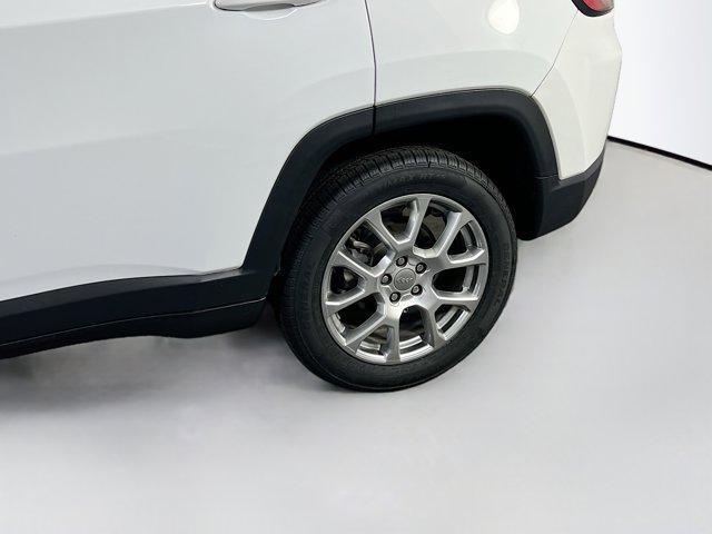 Photo of 2022 Bright White Clearcoat Jeep Compass
