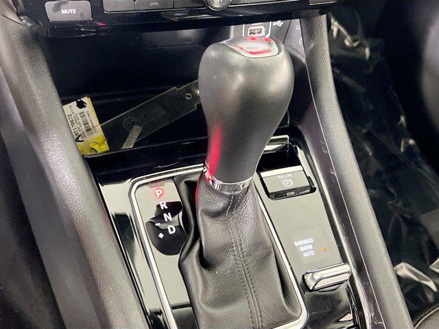 Photo of 2022 Bright White Clearcoat Jeep Compass