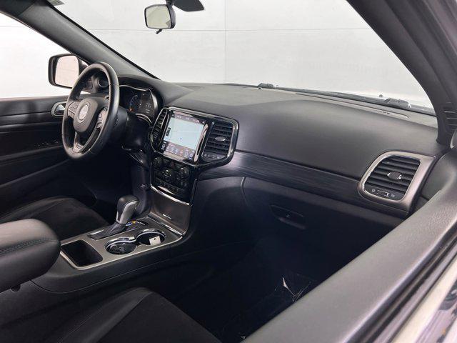Photo of 2021 Bright White Clearcoat Jeep Grand Cherokee
