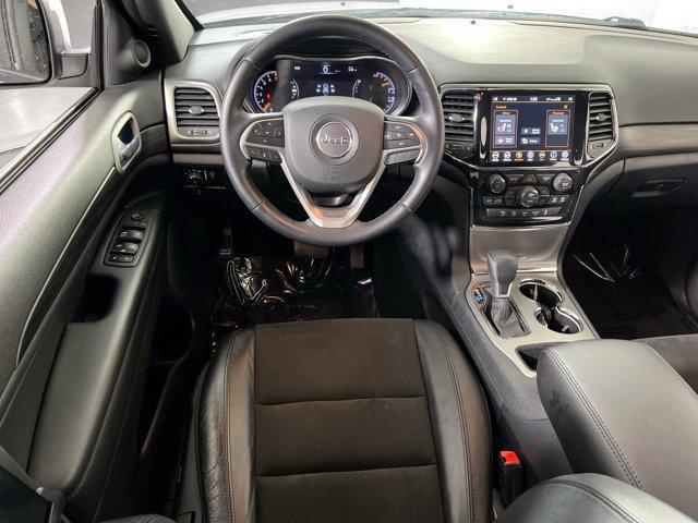 Photo of 2021 Bright White Clearcoat Jeep Grand Cherokee