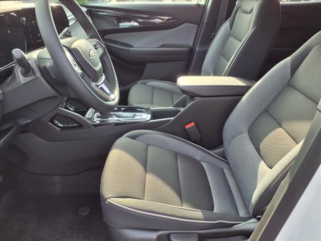 Photo of 2026 Summit White Chevrolet Trailblazer